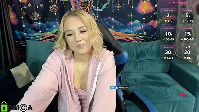 CrystalGirl99 online show from December 16, 8:08 am