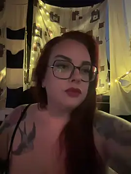 Snapshot of Miss_Lucifer6 chatting on May 22, 8:03 pm Miss Lucifer6 online show from May 22, 8:03 pm