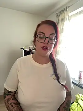 Snapshot of Miss_Lucifer6 chatting on June 8, 12:27 pm Miss Lucifer6 online show from June 8, 12:27 pm