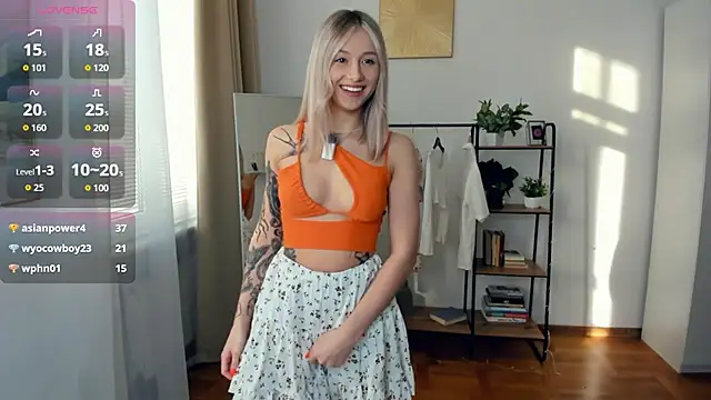 Snapshot of FaaBinaa chatting on November 16, 7:58 am FaaBinaa online show from November 16, 7:58 am