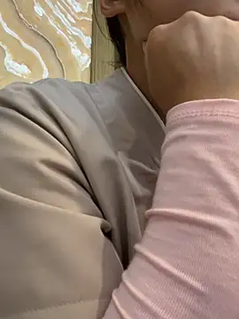 Snapshot of QueenLink chatting on October 6, 5:49 am QueenLink online show from October 6, 5:49 am