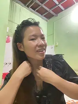 Snapshot of QueenLink chatting on October 15, 4:29 pm QueenLink online show from October 15, 4:29 pm