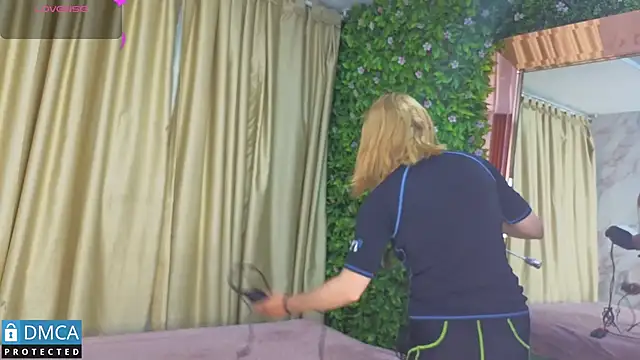 nena cupcake  online show from March 11, 11:16 am