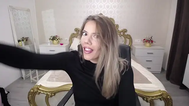 Snapshot of AmberTop chatting on January 15, 9:03 am AmberTop online show from January 15, 9:03 am