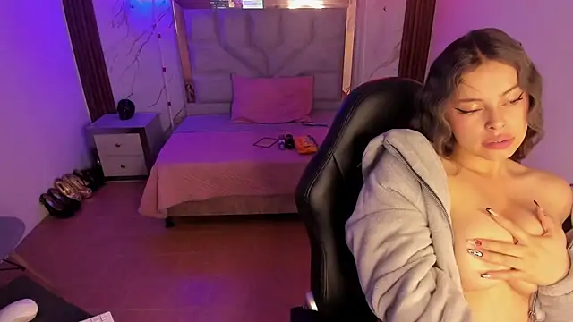 Lizeth Salazar online show from October 11, 11:42 am