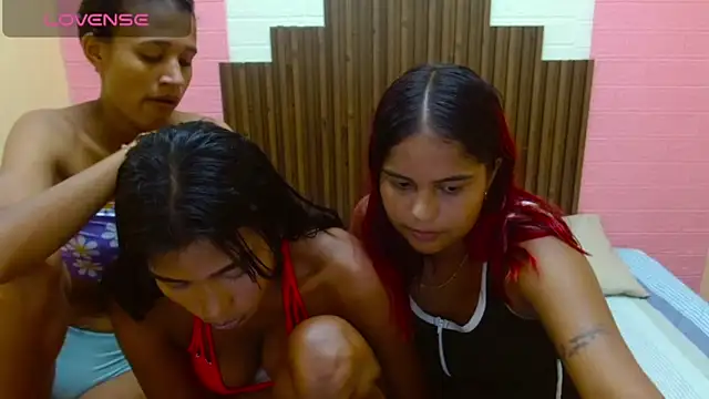 Lulu James online show from October 9, 5:44 pm