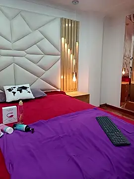 Alana steel 1 online show from November 21, 7:45 pm