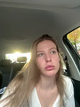 Snapshot of Chloemillerrxx chatting on November 18, 2:43 pm Chloemillerrxx online show from November 18, 2:43 pm