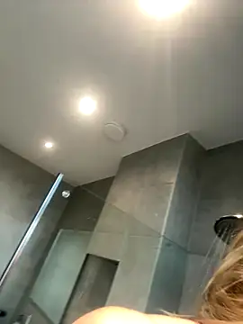 Snapshot of Chloemillerrxx chatting on November 20, 12:38 pm Chloemillerrxx online show from November 20, 12:38 pm