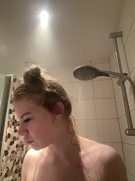 Snapshot of Chloemillerrxx chatting on November 26, 12:28 pm Chloemillerrxx online show from November 26, 12:28 pm