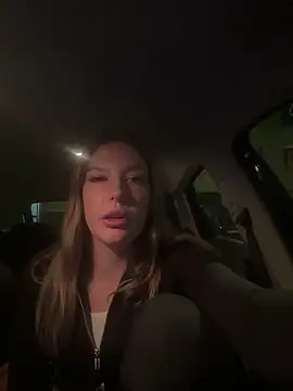 Snapshot of Chloemillerrxx chatting on December 3, 4:49 pm Chloemillerrxx online show from December 3, 4:49 pm