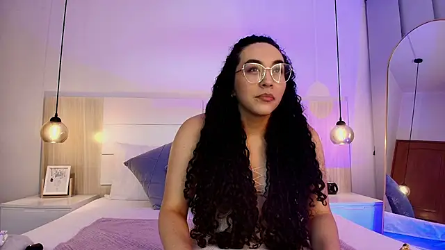 Snapshot of alehia_cute chatting on October 23, 11:03 pm alehia cute online show from October 23, 11:03 pm