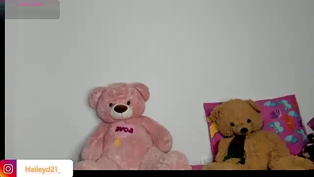 HaileyDuke online show from January 9, 8:10 pm