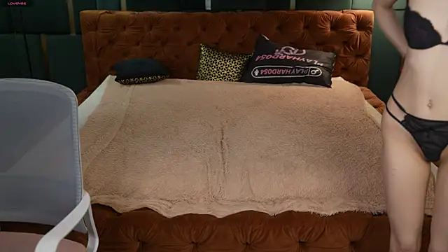 Snapshot of Naomi_054 chatting on November 10, 4:06 pm Naomi 054 online show from November 10, 4:06 pm