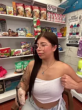 Maddy Piink online show from February 11, 4:56 pm