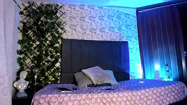 Snapshot of luciana_valentina chatting on October 3, 11:02 pm luciana valentina online show from October 3, 11:02 pm