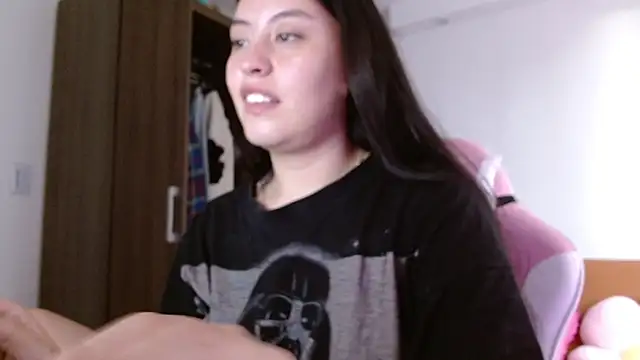 madissooon   online show from November 21, 7:23 pm