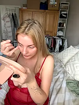 Snapshot of Layla_20_ chatting on October 10, 12:26 pm Layla 20  online show from October 10, 12:26 pm