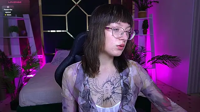 Pixie Peachh online show from November 1, 2:08 pm