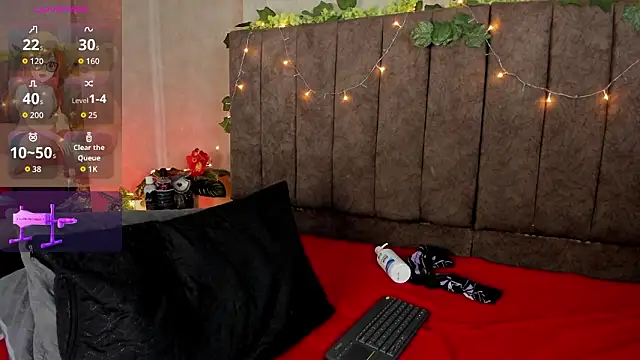 LanaMills  online show from March 21, 8:19 am