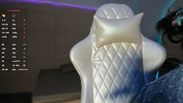 HannahMontgomery online show from February 21, 4:30 pm