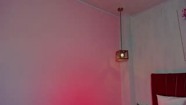 elisabethflores online show from June 18, 8:57 pm