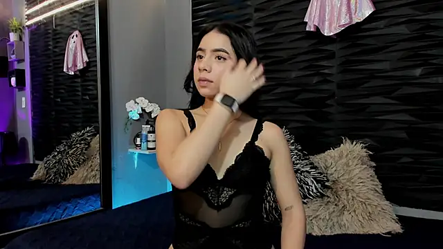 lu styles  online show from September 30, 6:18 am