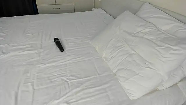 MoonAri online show from October 3, 8:17 pm