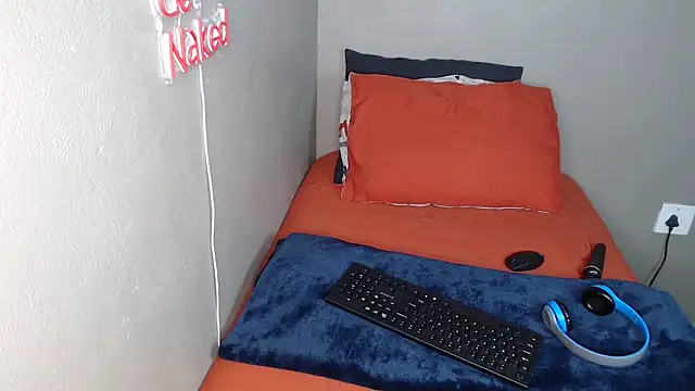 Lunalee online show from November 21, 11:47 pm