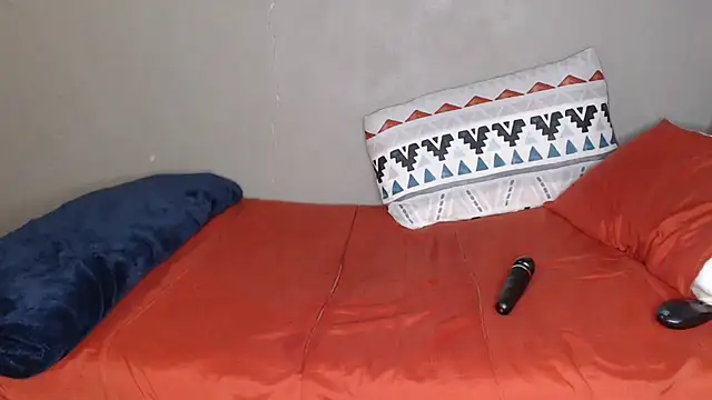 Lunalee online show from March 2, 4:47 am