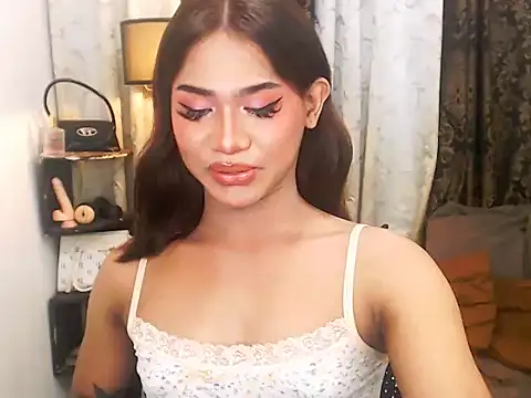 Snapshot of asianlatina69 chatting on September 13, 10:15 am asianlatina69 online show from September 13, 10:15 am