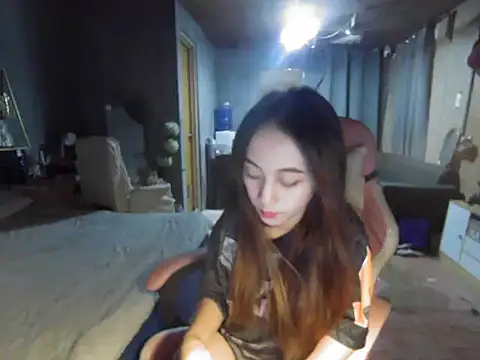 Yummiiieee28 online show from September 24, 7:55 am