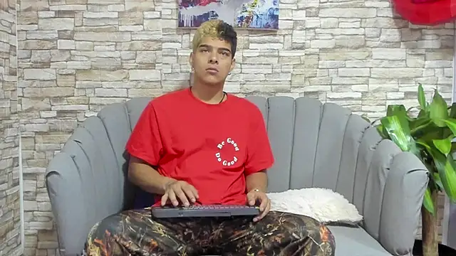 wyatt 3 online show from September 16, 11:00 am