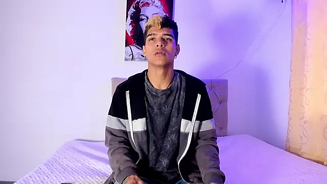 wyatt 3 online show from October 4, 11:30 am