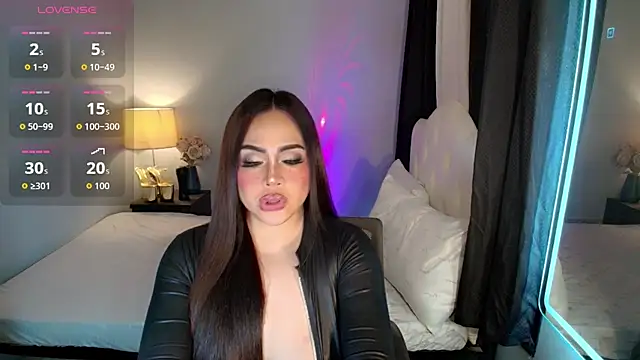 Snapshot of Unforgettable_Maria chatting on October 16, 5:41 am Unforgettable Maria online show from October 16, 5:41 am