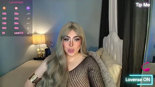 Snapshot of Unforgettable_Maria chatting on November 11, 3:06 am Unforgettable Maria online show from November 11, 3:06 am