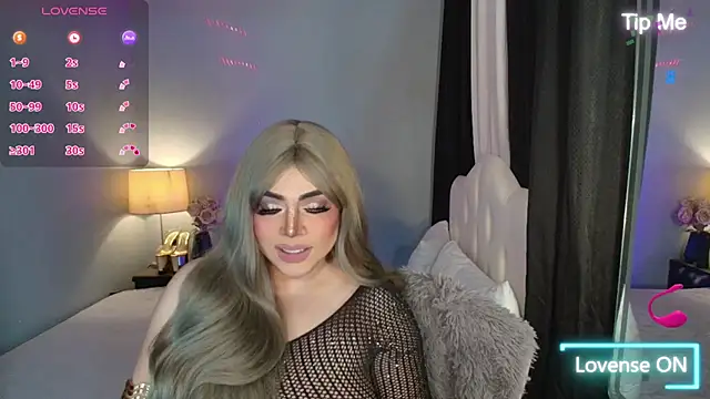 Snapshot of Unforgettable_Maria chatting on November 16, 3:01 am Unforgettable Maria online show from November 16, 3:01 am