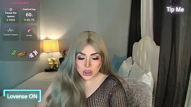 Snapshot of Unforgettable_Maria chatting on December 4, 2:54 am Unforgettable Maria online show from December 4, 2:54 am