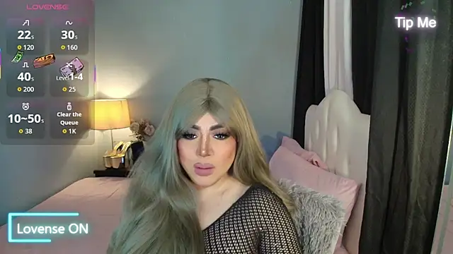 Snapshot of Unforgettable_Maria chatting on December 15, 3:11 am Unforgettable Maria online show from December 15, 3:11 am