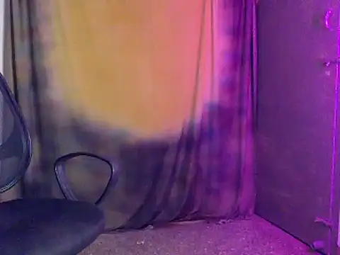 Hot-Honey20 online show from March 3, 1:50 pm