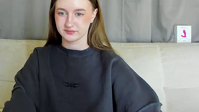 Snapshot of MissFoxy_Ti chatting on December 5, 1:25 am MissFoxy Ti online show from December 5, 1:25 am