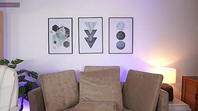 Snapshot of MilaCrave chatting on September 9, 11:43 am MilaCrave online show from September 9, 11:43 am