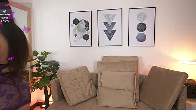 Snapshot of MilaCrave chatting on September 23, 11:57 am MilaCrave online show from September 23, 11:57 am