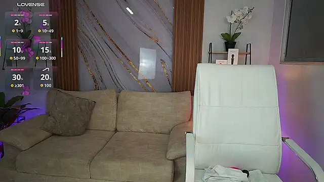 Snapshot of MilaCrave chatting on October 7, 11:40 am MilaCrave online show from October 7, 11:40 am