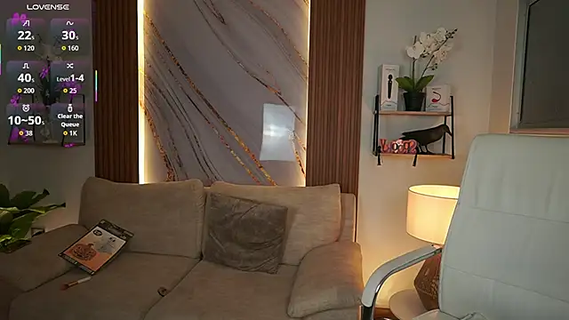 Snapshot of MilaCrave chatting on October 15, 12:16 pm MilaCrave online show from October 15, 12:16 pm