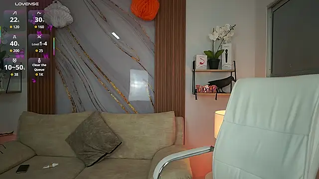 Snapshot of MilaCrave chatting on October 16, 11:55 am MilaCrave online show from October 16, 11:55 am