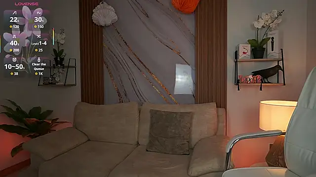 Snapshot of MilaCrave chatting on October 18, 11:44 am MilaCrave online show from October 18, 11:44 am