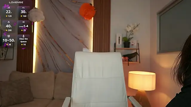 Snapshot of MilaCrave chatting on October 24, 12:01 pm MilaCrave online show from October 24, 12:01 pm