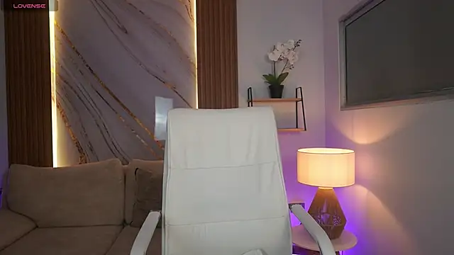 MilaCrave online show from December 17, 11:38 am