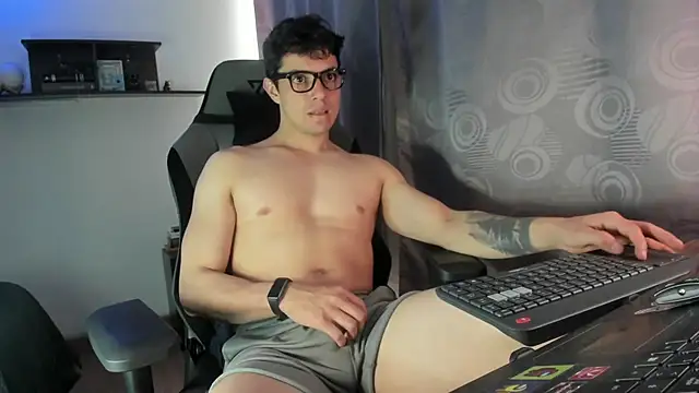 Snapshot of yourfavoriteboy__ chatting on September 21, 4:41 pm yourfavoriteboy online show from September 21, 4:41 pm